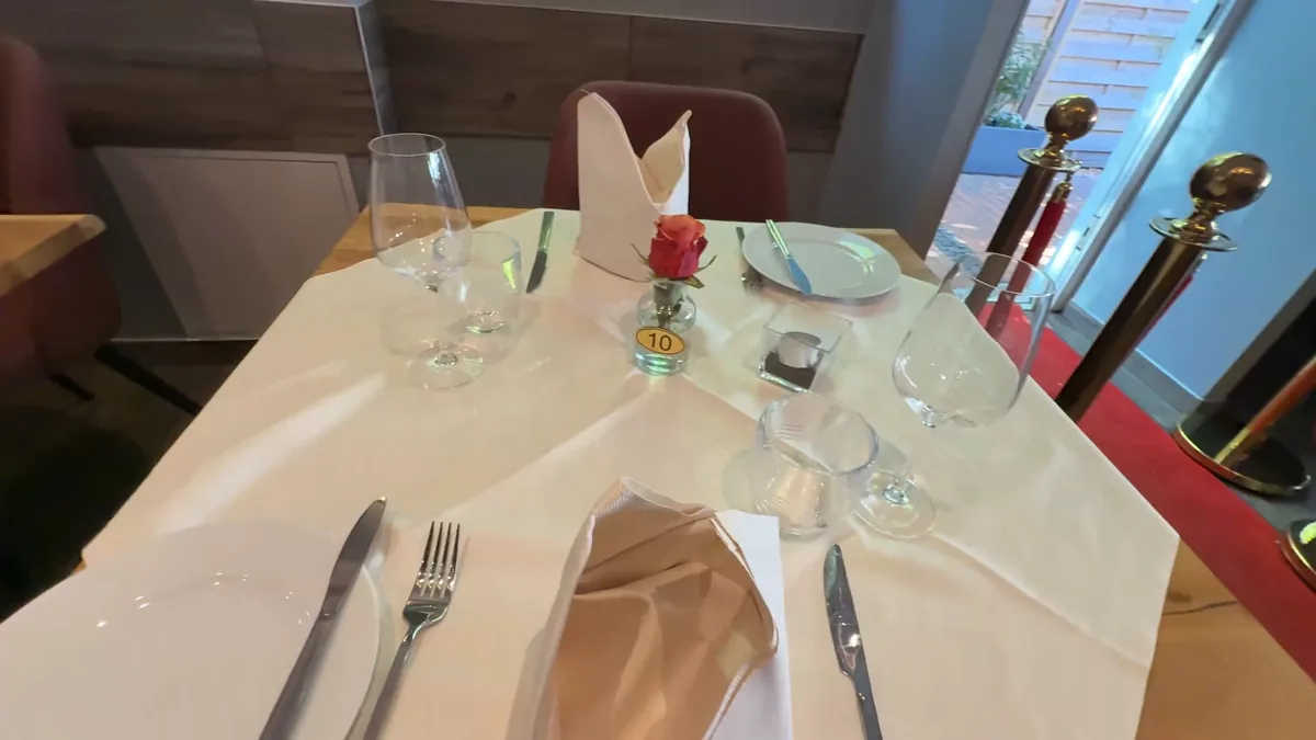 Ihr Tisch